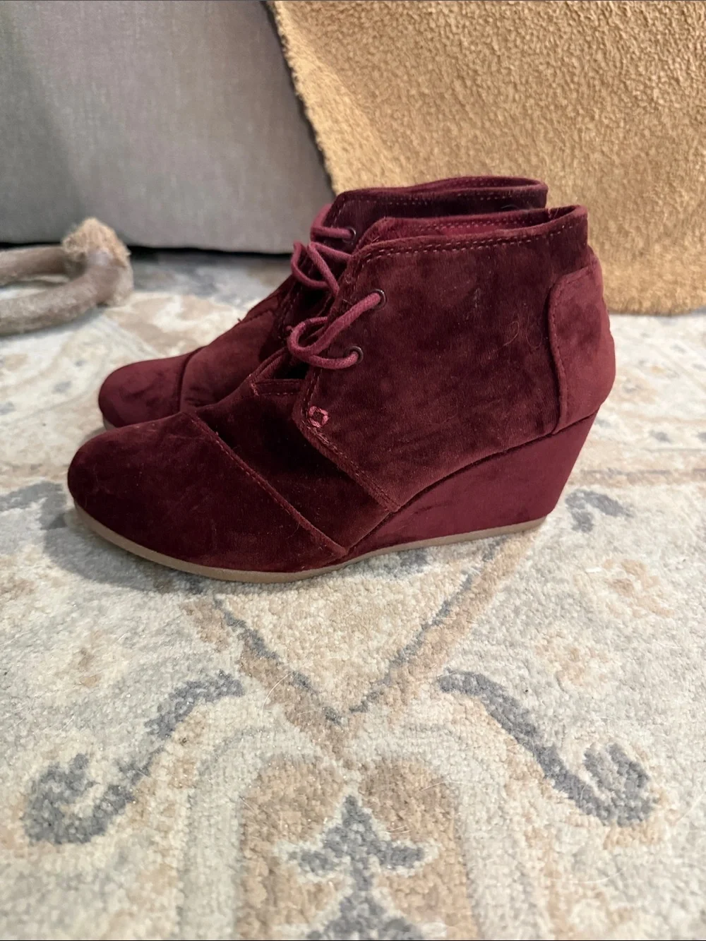 Toms Burgundy Suede Lace-Up Wedge Ankle Boots women’s 6.5